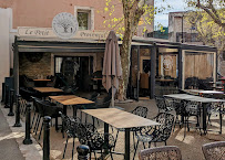 Atmosphère du Restaurant Le Petit Provençal à Manosque - n°1