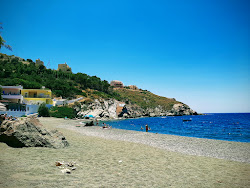 Fotografie cu Melitsachas beach cu nivelul de curățenie înalt