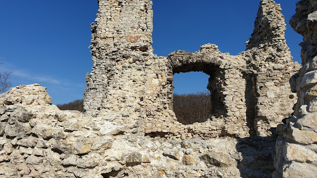 Árpád-kori templomrom - Környe