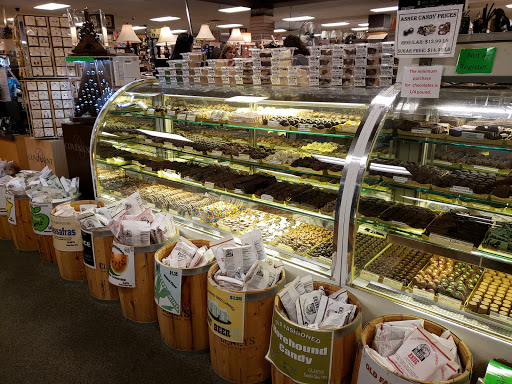 Gift Shop «Shady Maple Gift Shop», reviews and photos, 129 Toddy Dr, East Earl, PA 17519, USA