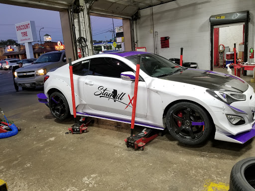 Tire Shop «Discount Tire Store - Oak Lawn, IL», reviews and photos, 6635 95th St, Oak Lawn, IL 60453, USA