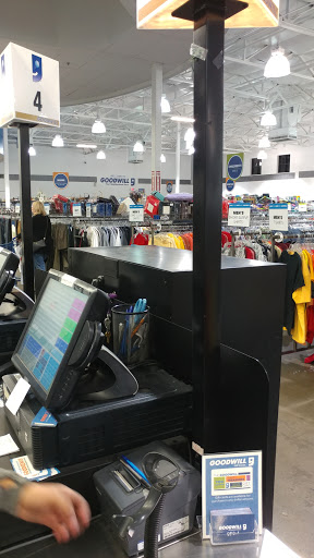 Thrift Store «Happy Valley Goodwill Retail Store & Donation Center», reviews and photos, 1565 W Happy Valley Rd, Phoenix, AZ 85085, USA