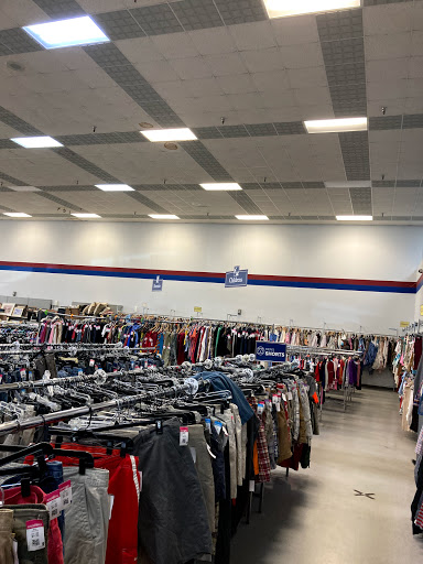 Thrift Store «Goodwill Industries of Greater Cleveland & East Central Ohio», reviews and photos, 14690 Snow Rd, Brook Park, OH 44142, USA