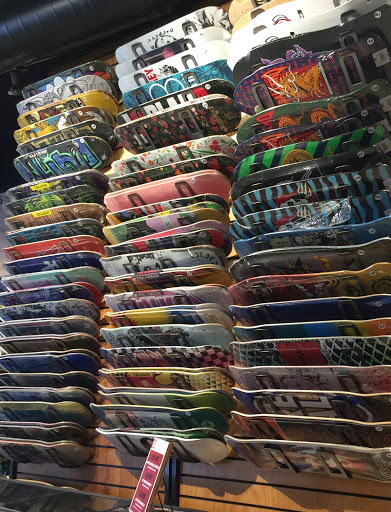 Shoe Store «Vans», reviews and photos, 1835 Newport Blvd E-168, Costa Mesa, CA 92627, USA