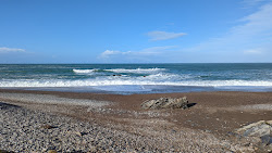 Foto de Kitters Beach com uma linha costeira espaçosa