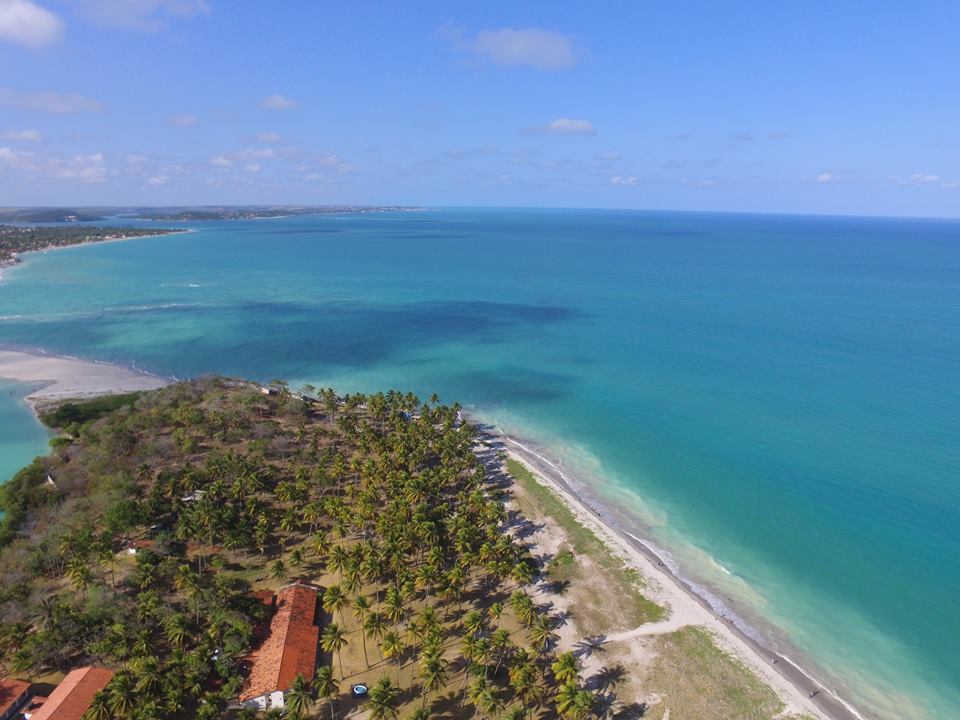 Φωτογραφία του Praia de Jaguaribe και η εγκατάσταση