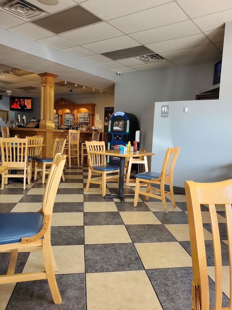 Maedge's Restaurant 62001