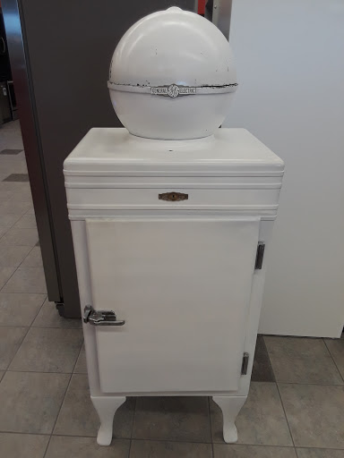 Appliance Store «Famous Tate Appliance & Bedding Centers», reviews and photos, 1015 E Brandon Blvd, Brandon, FL 33511, USA