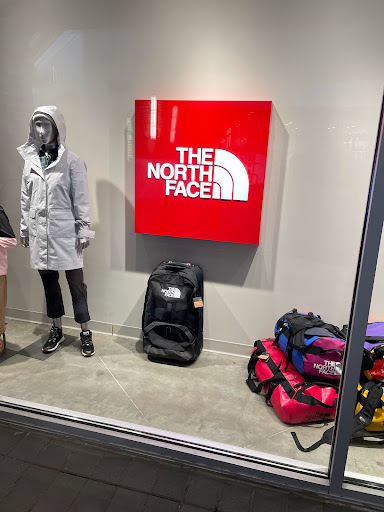 Clothing Store «The North Face Outlet», reviews and photos, 3790 Livermore Outlets Dr, Livermore, CA 94551, USA