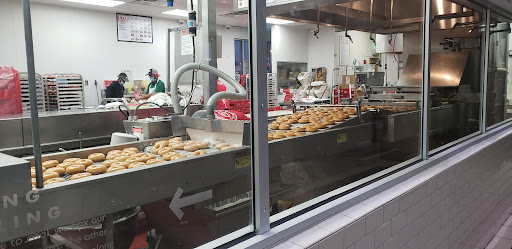 Bakery «Krispy Kreme Doughnuts», reviews and photos, 208 W 14 Mile Rd, Troy, MI 48083, USA