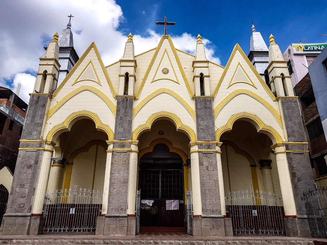 Iglesia de San Juan Bautista - Puno, Santuario de la Virgen de la Candelaria.