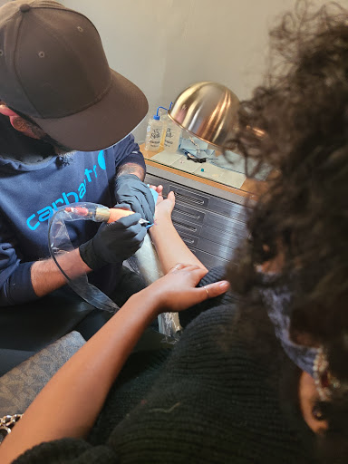 Tattoo Shop «Prophecy Ink Tattoo Studio & Fine Art Gallery», reviews and photos, 907 Baxter Ave, Louisville, KY 40204, USA