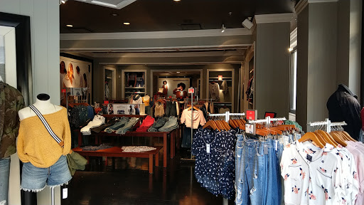 Clothing Store «Abercrombie & Fitch», reviews and photos, 550 Deep Valley Dr #139, Rolling Hills, CA 90274, USA