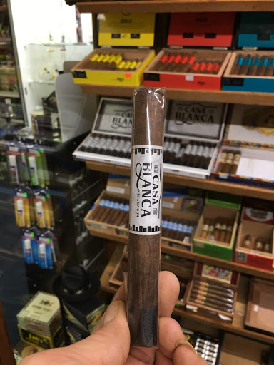 Tobacco Shop «Cigar House & Discount», reviews and photos, 1720 N Moorpark Rd, Thousand Oaks, CA 91360, USA