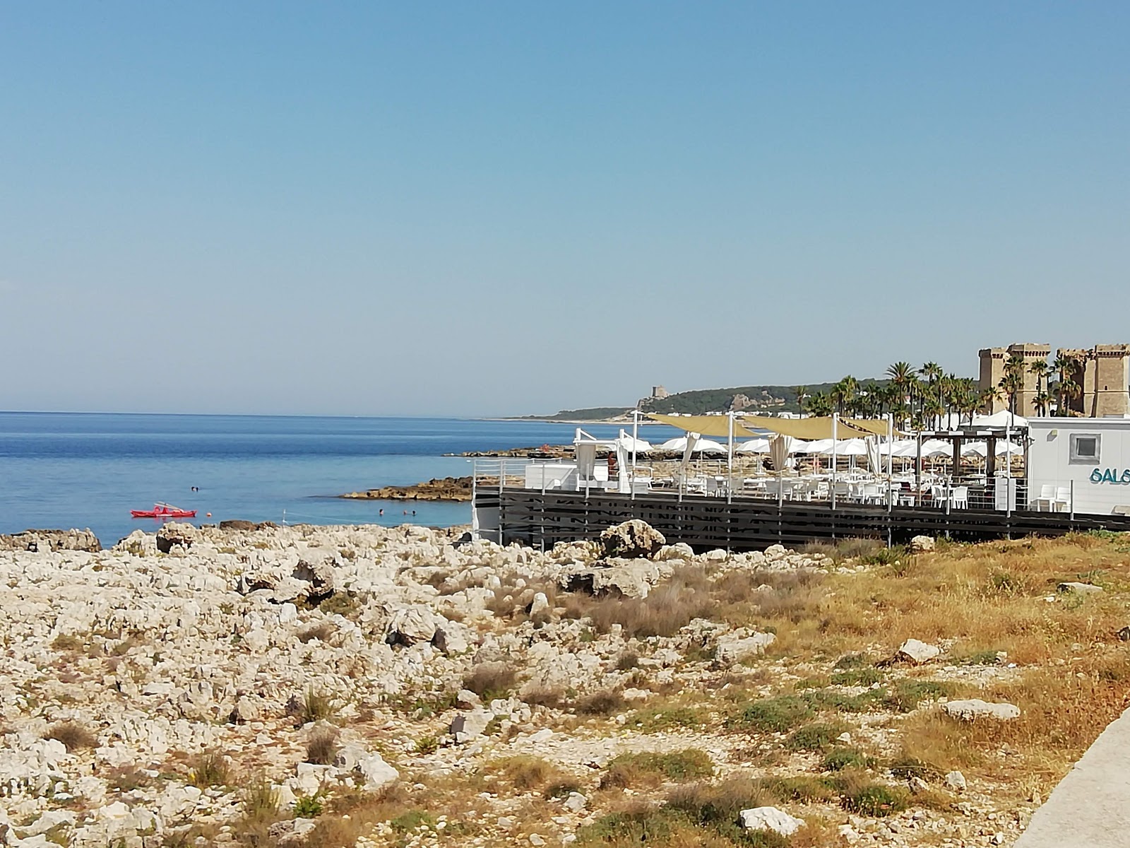 Fotografie cu Salsedine Beach zonă de stațiune de pe plajă
