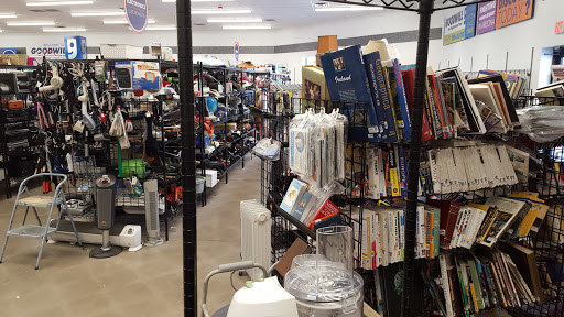 Thrift Store «Hayden & Raintree Goodwill Retail & Donation Center», reviews and photos, 8053 E Raintree Dr, Scottsdale, AZ 85260, USA
