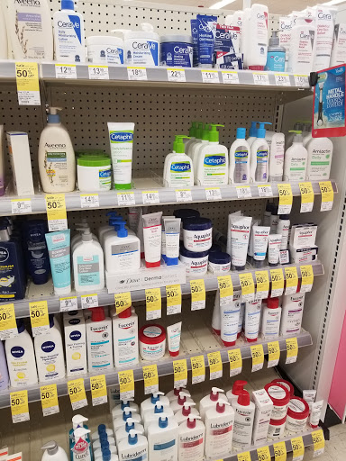 Drug Store «Walgreens», reviews and photos, 15 Grant Square, Hinsdale, IL 60521, USA