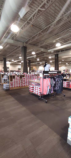 Shoe Store «DSW Designer Shoe Warehouse», reviews and photos, 357 Old Country Rd, Carle Place, NY 11514, USA