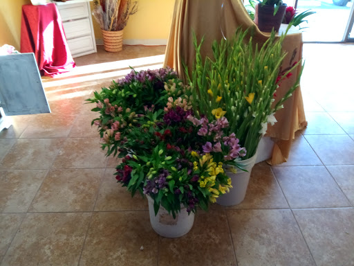 Florist «Desert Oasis Floral», reviews and photos, 13220 W Van Buren St, Goodyear, AZ 85338, USA
