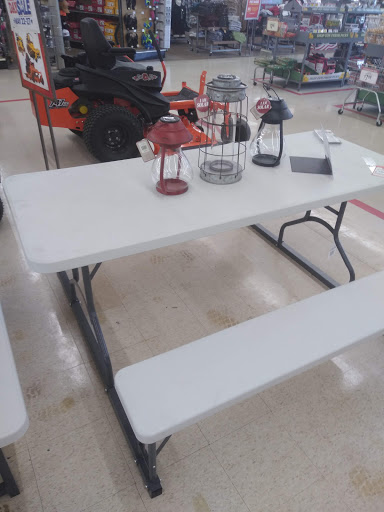 Home Improvement Store «Tractor Supply Co.», reviews and photos, 1149 E Main St, Ravenna, OH 44266, USA