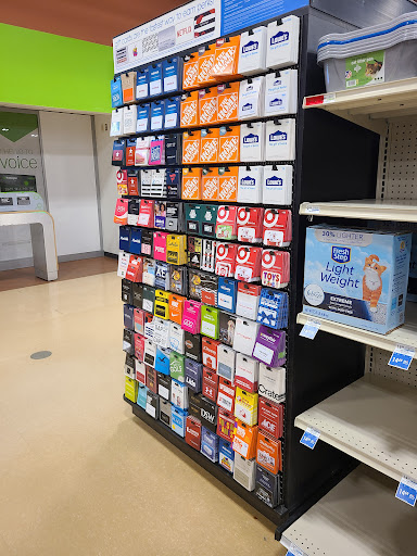 Supermarket «Giant Eagle Supermarket», reviews and photos, 108 W Main St, Louisville, OH 44641, USA