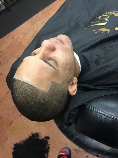 Barber Shop «Crowned Barber Shop», reviews and photos, 9326 Garfield Blvd, Garfield Heights, OH 44125, USA