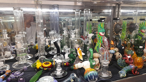 Tobacco Shop «Little Canada Smoke Shop & Specialties LLC», reviews and photos, 37 Little Canada Rd E, St Paul, MN 55117, USA