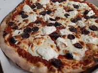 Mozzarella du Pizzeria Pizza Family à Rousson - n°4