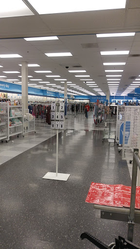 Clothing Store «Ross Dress for Less», reviews and photos, 523 S MacDade Blvd, Holmes, PA 19043, USA