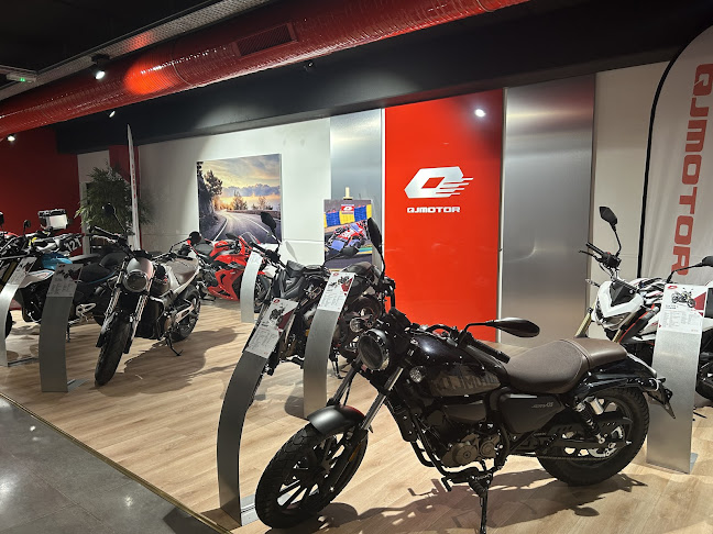 Comentarii opinii despre SIMA (Société d'Importation de Motos et Accessoires) siège social : Mash - Royal Enfield - QJMOTOR - Moto Morini - Hyosung