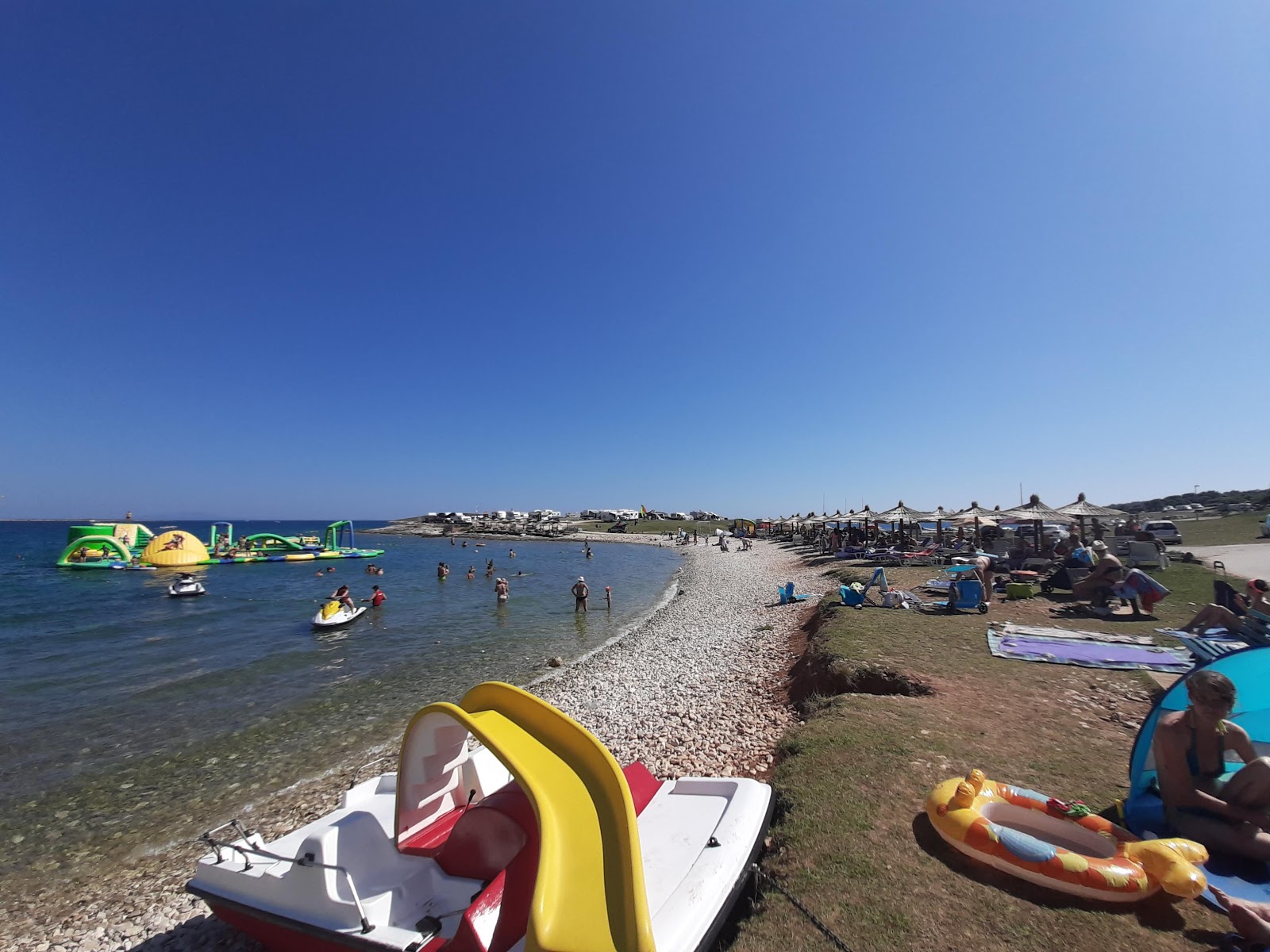 Photo of Plyazh Shkolich with turquoise pure water surface