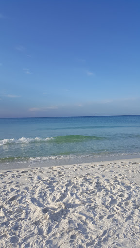 Outlet Mall «Shoreline Village Mall», reviews and photos, 886 Harbor Blvd, Destin, FL 32541, USA