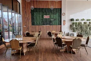 Pakelan Restaurant image