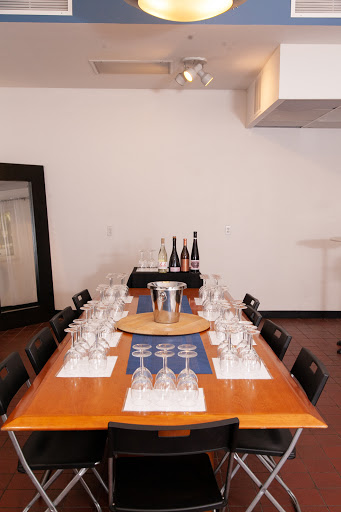 Wine Store «SquareWine & Spirits», reviews and photos, 24-20 Jackson Ave, Long Island City, NY 11101, USA