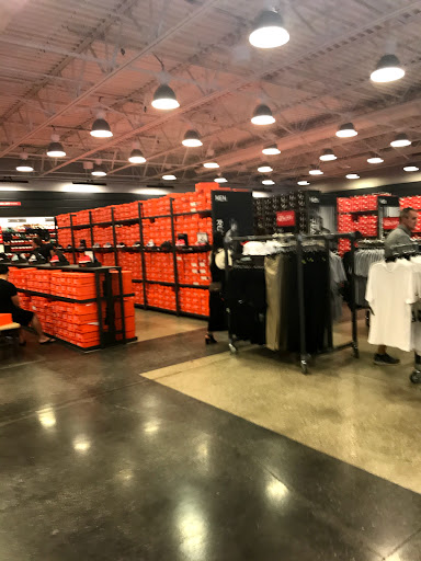 Sporting Goods Store «Nike Factory Store», reviews and photos, 5195 Factory Shops Blvd, Ellenton, FL 34222, USA