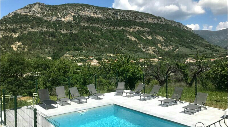 Mas des Fontettes - Location Vacances Week-end Maison Villa Gîte 14 personnes avec Piscine Chauffée sur 5ha en Provence à Sahune (Drôme 26)