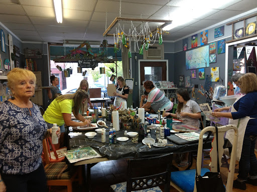 Furniture Store «drab to Fab Furnishings», reviews and photos, 209 S Main St, Winchester, IN 47394, USA