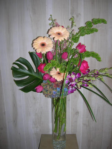 Florist «Petals & Stems Florist», reviews and photos, 13319 Montfort Dr, Dallas, TX 75240, USA