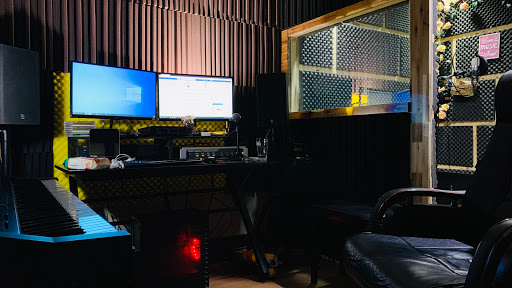 Phòng thu âm T studio