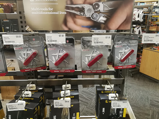 Camping Store «REI», reviews and photos, 189 Connecticut Ave, Norwalk, CT 06854, USA