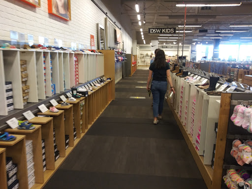 Shoe Store «DSW Designer Shoe Warehouse», reviews and photos, 1900 E Rio Salado Pkwy, Tempe, AZ 85281, USA