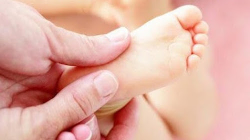 Kinesitherapie enfants urogynecologie a2 mains à Perpignan