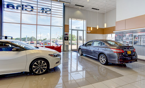 Nissan Dealer «St. Charles Nissan», reviews and photos, 5625 Veterans Memorial Pkwy, St Peters, MO 63376, USA