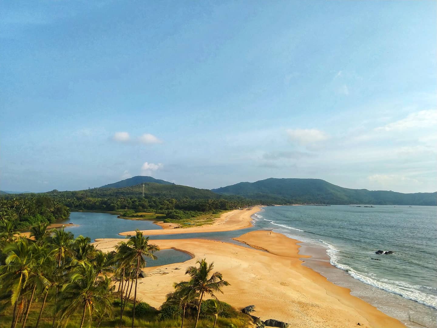 Photo de Nadibhag beach avec l'eau cristalline de surface