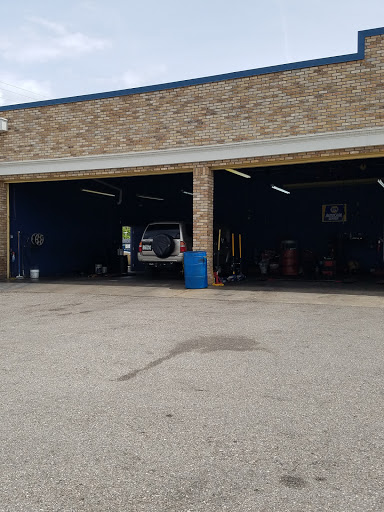 Tire Shop «Olin Mott Tire Stores», reviews and photos, 3741 E Hillsborough Ave, Tampa, FL 33610, USA