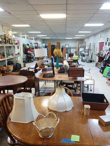 Thrift Store «Edgewood Ranch Thrift Shop», reviews and photos, 1010 S Dillard St, Winter Garden, FL 34787, USA