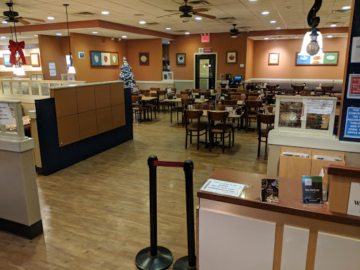 Shopping Mall «New Horizons Shopping Mall», reviews and photos, 961 E 174th St, Bronx, NY 10460, USA