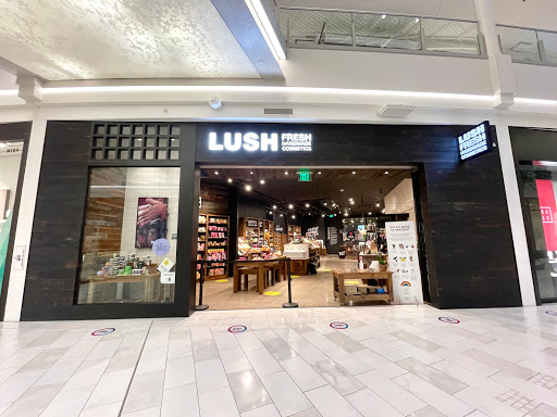 Cosmetics Store «Lush», reviews and photos, 112 E Broadway, Bloomington, MN 55425, USA