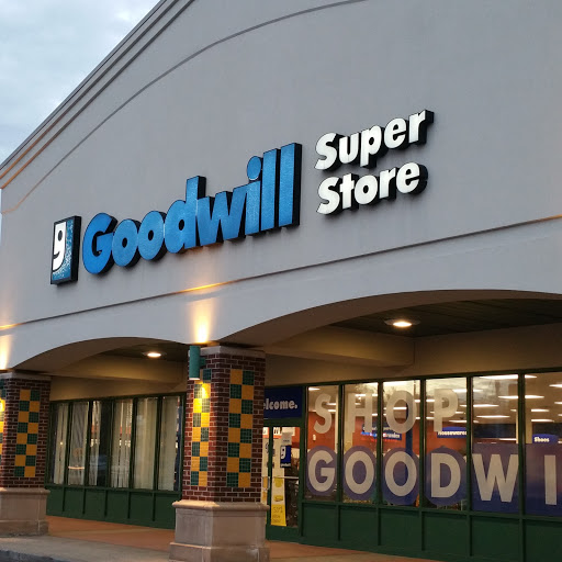 Thrift Store «Goodwill Bristol Store & Donation Station», reviews and photos, 1228 Farmington Ave, Bristol, CT 06010, USA