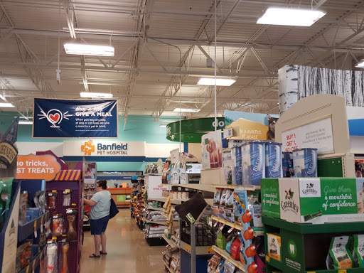 Pet Supply Store «PetSmart», reviews and photos, 245 Rivers Edge Dr, Milford, OH 45150, USA